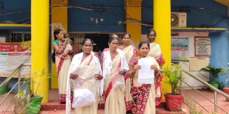 ୧୪ ଲକ୍ଷ ହଡ଼ପ କଲେ ଏସଏଚଜି ସଭାପତି ଓ ସମ୍ପାଦିକା