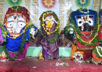 ଆଡ଼ପ ମଣ୍ଡପରେ ଚତୁର୍ଦ୍ଧାମୂର୍ତ୍ତିଙ୍କ ଦର୍ଶନ