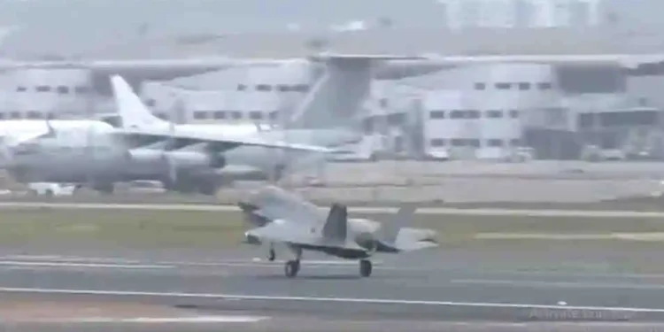 ୩୮ ଦିନ ପରେ ଫେରିଗଲା ବ୍ରିଟିଶ ଏଫ-୩୫ ଲଢ଼ୁଆ ବିମାନ