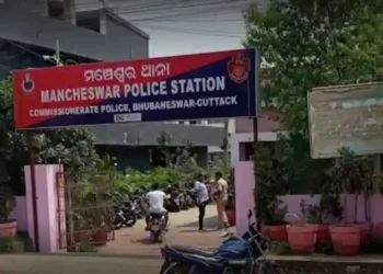 ପ୍ରଫେସରଙ୍କ ବିରୁଦ୍ଧରେ ଅଭିଯୋଗ ଆଣିଲେ ଷ୍ଟାଫ୍ ନର୍ସ