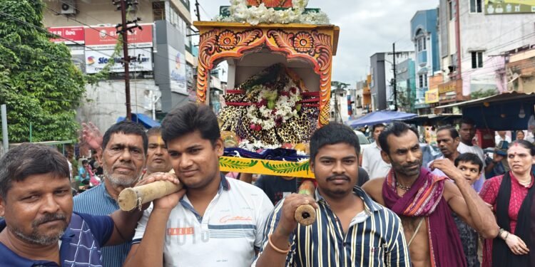ପାରଳାଖେମୁଣ୍ଡିର ଗୁଣ୍ଡିଚାବାଡ଼ି ଠାରେ ହେରାପଞ୍ଚମୀ ମହା ସମାରୋହରେ ପାଳିତ