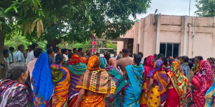 ପୂର୍ବତନ ସଭାପତିଙ୍କୁ ମରଣାନ୍ତକ ଆକ୍ରମଣ କଣ୍ଟିଆପଶି ଗ୍ରାମବାସୀଙ୍କ ଦ୍ଵାରା ଥାନା ଘେରାଉ