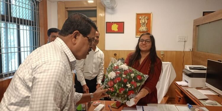 ମଧୁମିତା ନୂତନ ଗଜପତି ଜିଲ୍ଲାପାଳ ଭାବେ କାର୍ଯ୍ୟରେ ଯୋଗଦାନ