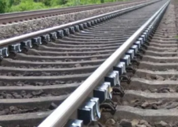 ରେଳଧାରଣା ଉପରକୁ ଧସିଲା ମାଟି