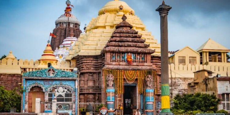 ଚଷମାରେ ଗୁପ୍ତ କ୍ୟାମେରା ଲଗାଇ ବୁଲୁଥିଲେ ଯୁବକ, କାବୁ କଲା ପୁଲିସ୍