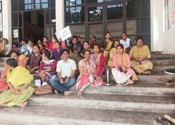 ନବମ ଦିନରେ ଗଜପତି ଜିଲ୍ଲାର ରାଜସ୍ୱ ଅମଲା ସଂଘର  ପ୍ରତିବାଦ