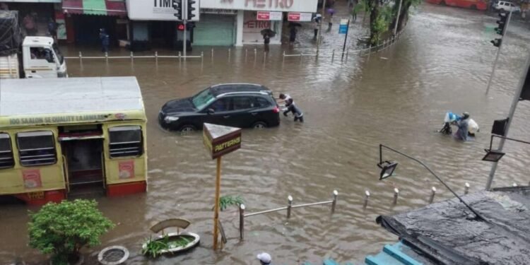 ମୁମ୍ବଇରେ ଭୂସ୍ଖଳନ, ୨ ମୃତ