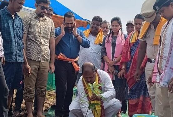 ମା ପାଇଁ  ଗଛଟିଏ ” କାର୍ଯ୍ୟକ୍ରମ ଅନୁଷ୍ଠିତ