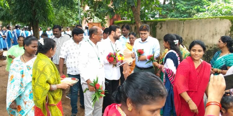 ରାଜ୍ୟ ଖାଦ୍ୟ ଆୟୋଗ ସଦସ୍ୟଙ୍କ ଗୁମ୍ମା ବ୍ଲକ ପରିଦର୍ଶନ