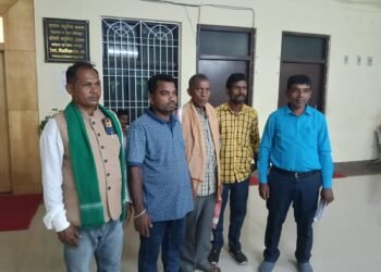 ଗମ୍ଭାରୀଗାଁକୁ ନୂତନ ପଞ୍ଚାୟତ ସ୍ଥାପନ ନିମନ୍ତେ ଜିଲ୍ଲାପାଳଙ୍କ ଦ୍ୱାରସ୍ଥ ହେଲେ ଗ୍ରାମବାସୀ