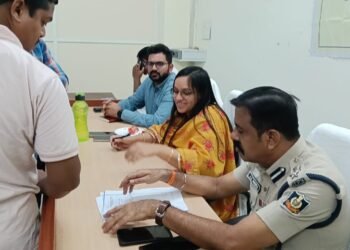 ରାସ୍ତାର ପୁନଃଉଦ୍ଧାର ପାଇଁ ଜିଲ୍ଲାପାଳଙ୍କ ଦ୍ୱାରସ୍ଥ ହେଲେ ଗ୍ରାମବାସୀ