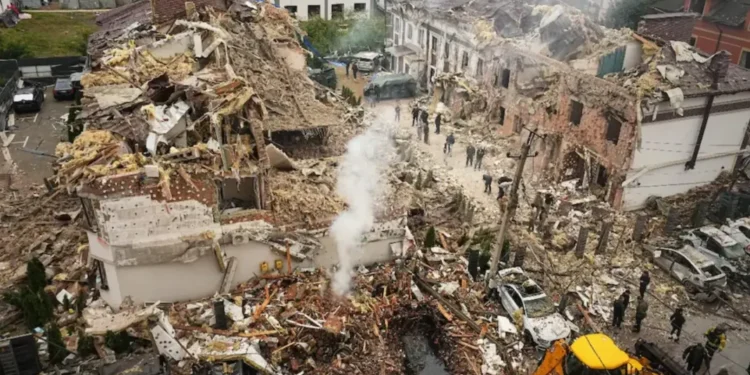 ୟୁକ୍ରେନ ଉପରେ ରୁଷର କ୍ଷେପଣାସ୍ତ୍ର ମାଡ଼: ୪ ମୃତ, ୪୦ ଆହତ