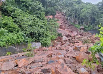 କଳିଙ୍ଗା ଘାଟିରେ ଭୂସ୍ଖଳନ, ଘାଟି ରାସ୍ତା ଦେଇ ଯାନବାହନ ଚଳାଚଳ ଠପ୍‌