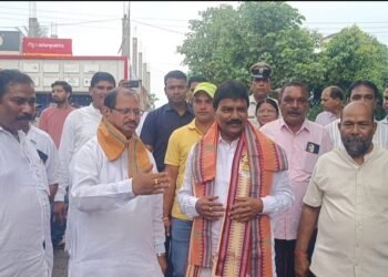 ଶଂଖମୂର ସୋସାଇଟିରେ ବ୍ୟାପକ ଦୁର୍ନିତୀ ନେଇ ମନ୍ତ୍ରୀଙ୍କ ନିକଟରେ ଅଭିଯୋଗ