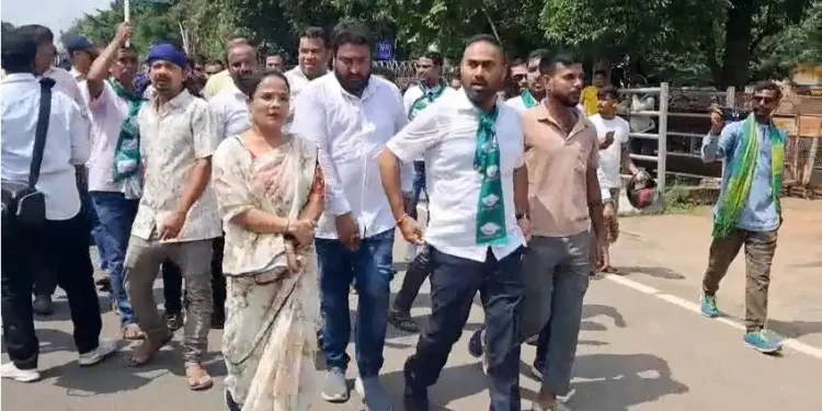 ପୁଲିସ ଏସ୍‍ଆଇ ପରୀକ୍ଷା ଅନିୟମିତତା: ବିଜେଡିର ଜୋରଦାର ପ୍ରତିବାଦ ସହ ବିକ୍ଷୋଭ