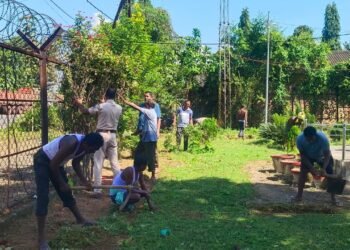 ପୋଲିସ୍ କର୍ମଚାରୀଙ୍କ ଦ୍ଵାରା ସଫେଇ କାର୍ଯକ୍ରମ ଅନୁଷ୍ଠିତ