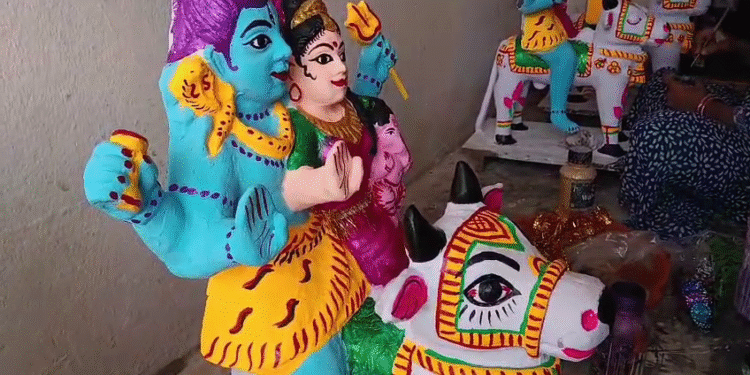 ଗୌରୀ ଆମ୍ମା ପୂଜା ସକାଶେ ଗୌରୀ ଆମ୍ମା ମୂର୍ତ୍ତି ବିକ୍ରି