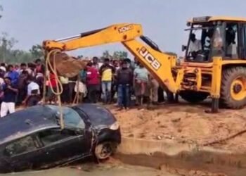 କାର୍‌ ଭିତରୁ ନିଖୋଜ ଆଇନଜୀବୀଙ୍କ ମୃତଦେହ ଉଦ୍ଧାର