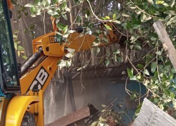 ଚାନ୍ଦବାଲି ନାବାଳିକା ଦୁଷ୍କର୍ମ ଘଟଣା : ଅଭିଯୁକ୍ତର ଘର ଭାଙ୍ଗିଲେ ଉତ୍ତ୍ୟକ୍ତ ଲୋକେ