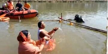 ମକର ବୁଡ଼ ପକାଇଲେ ମୁଖ୍ୟମନ୍ତ୍ରୀ ମୋହନ ଚରଣ ମାଝୀ